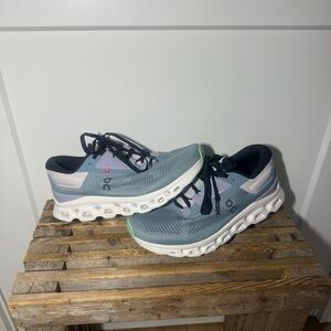 On Cloud Cloudstratus Sneakers. Casual, Walking, Running, Athletic Shoes. 9.5